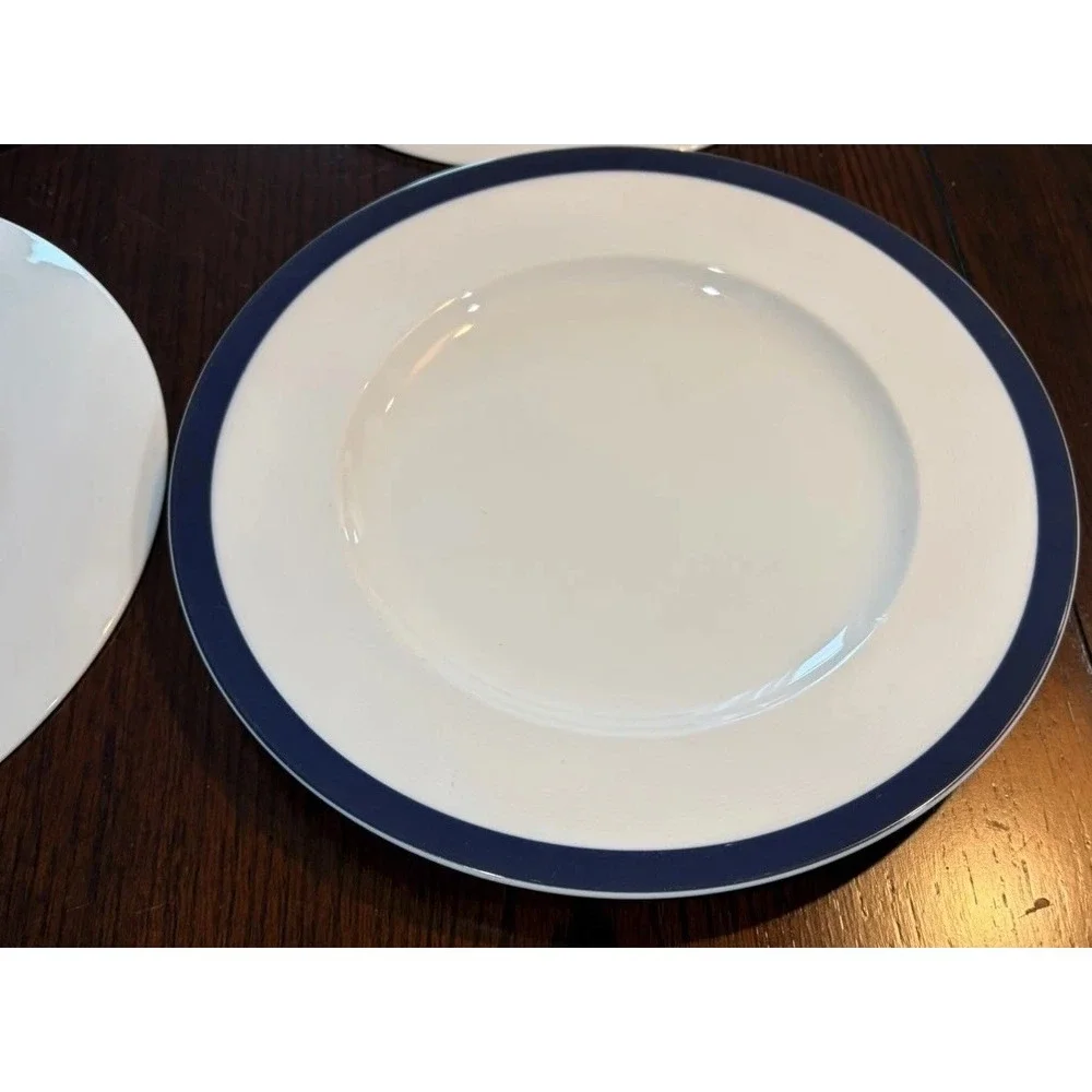 Set of 4 Crate & Barrel Kathleen Wills Dinner Plates White & Blue Rim Japan 11